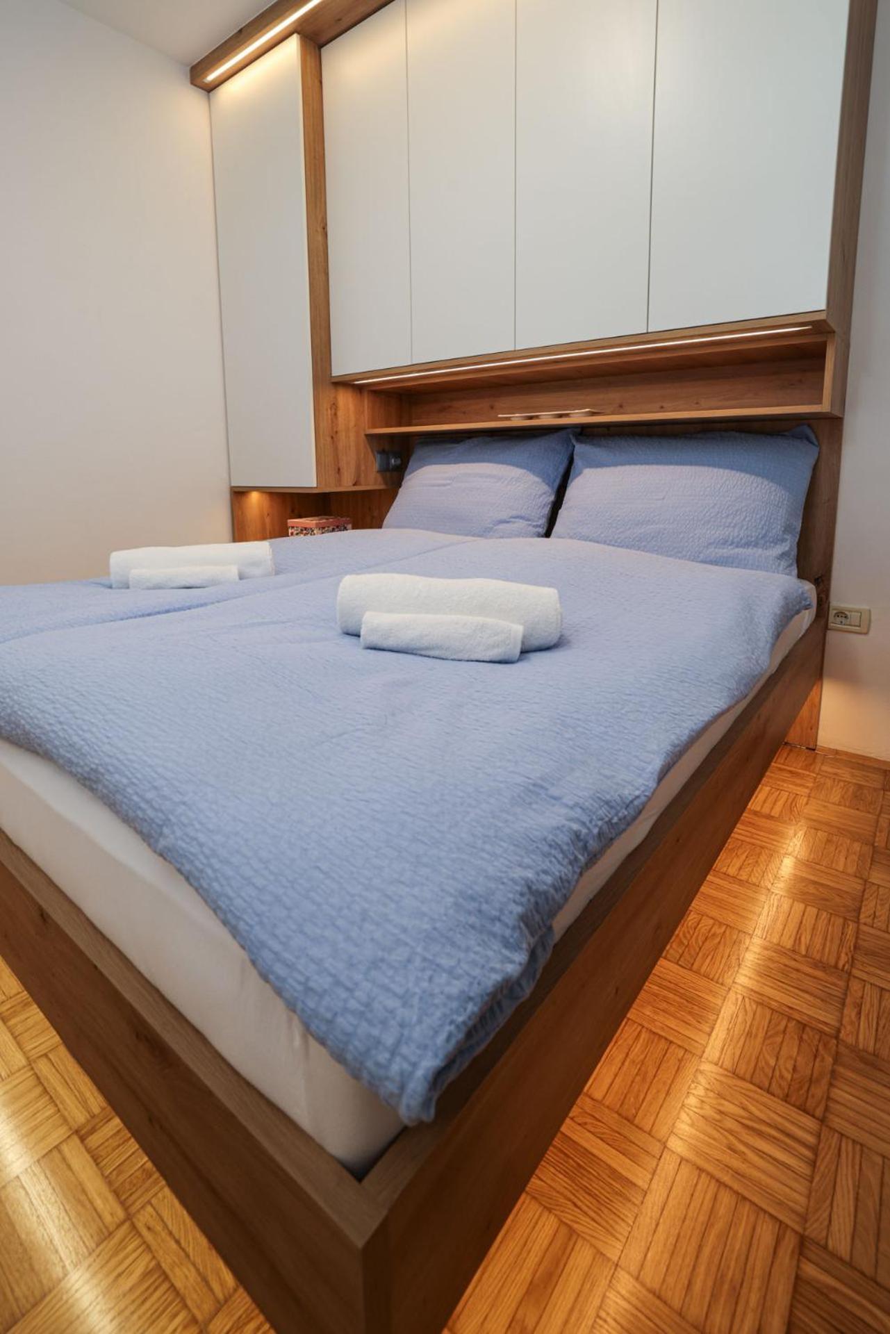 Mhouse Apartment Piran Luaran gambar